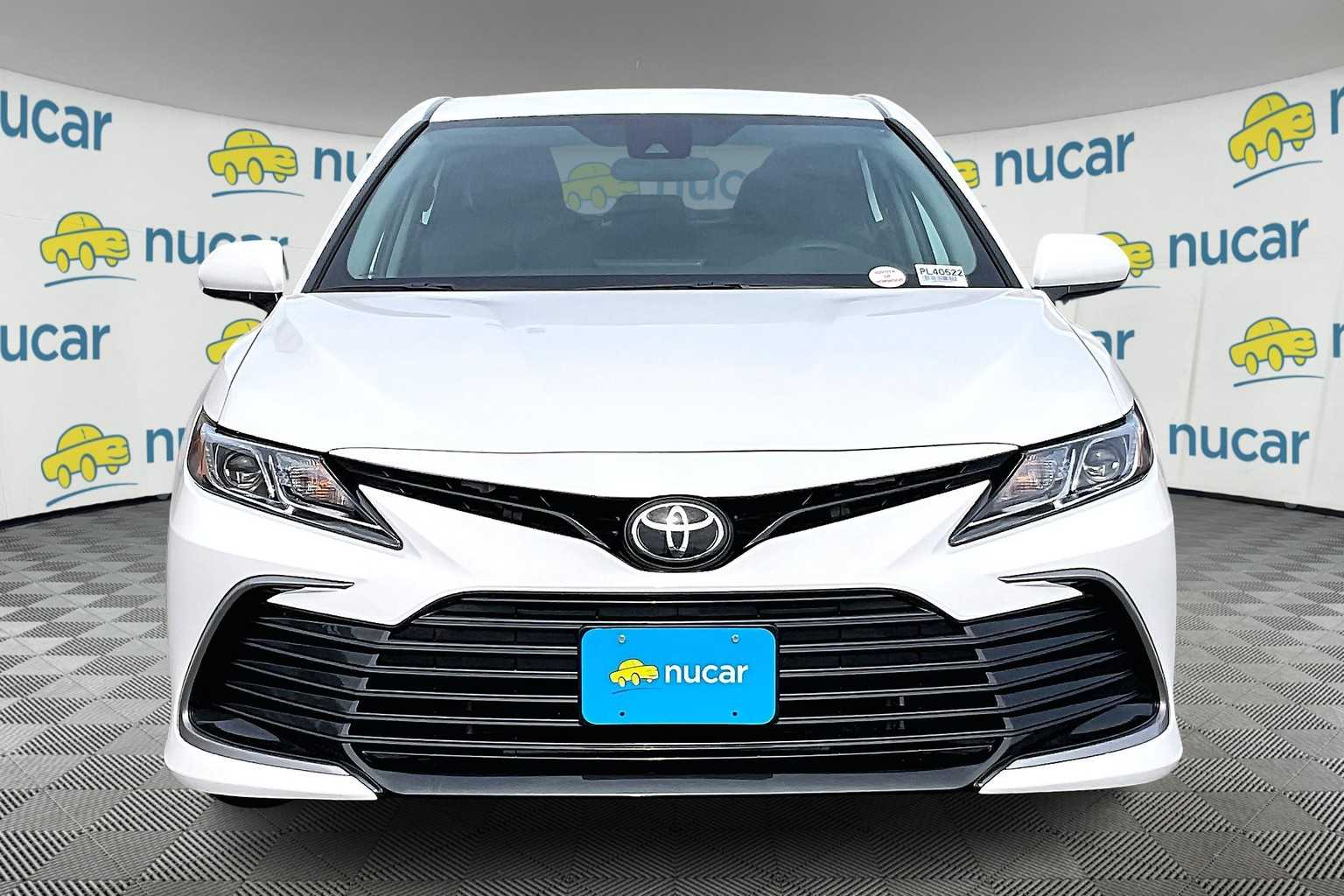 2021 Toyota Camry LE - Photo 2