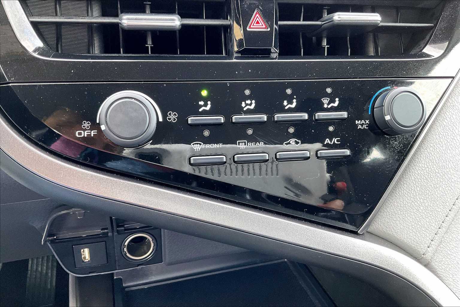 2021 Toyota Camry LE - Photo 25
