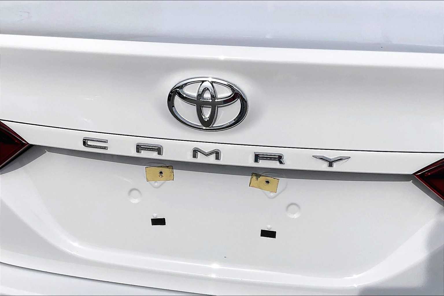 2021 Toyota Camry LE - Photo 28