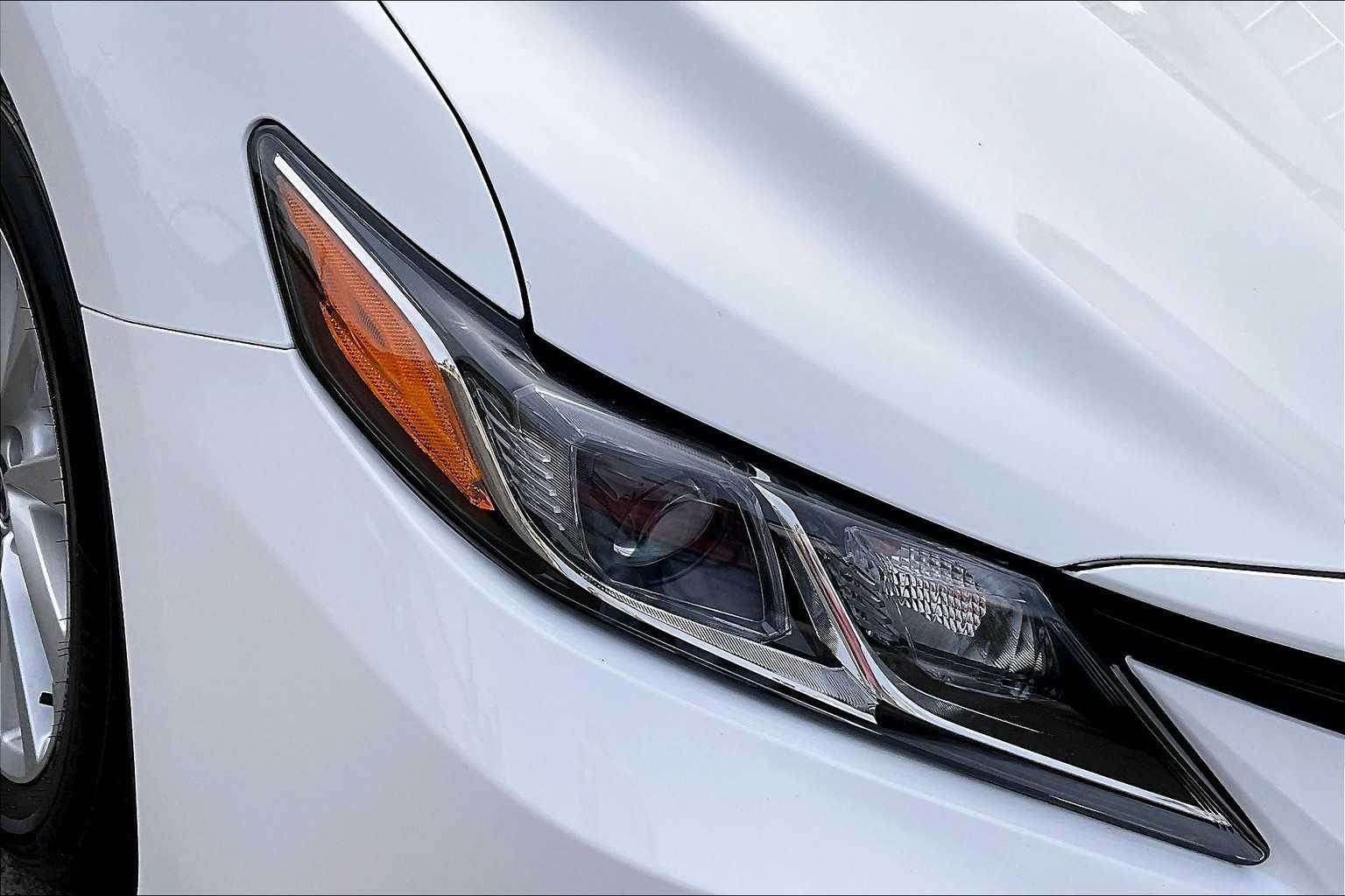 2021 Toyota Camry LE - Photo 32