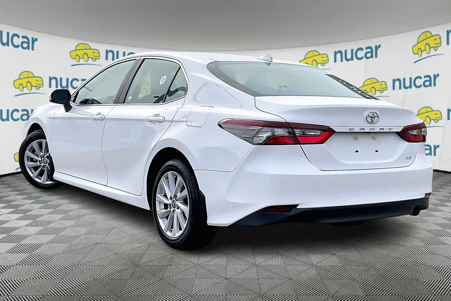 2021 Toyota Camry LE - Photo 4