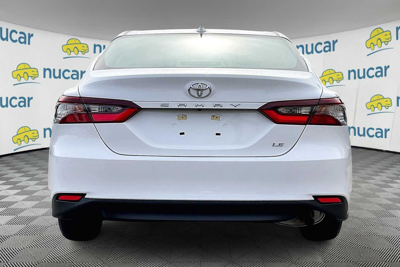 2021 Toyota Camry LE - Photo 5