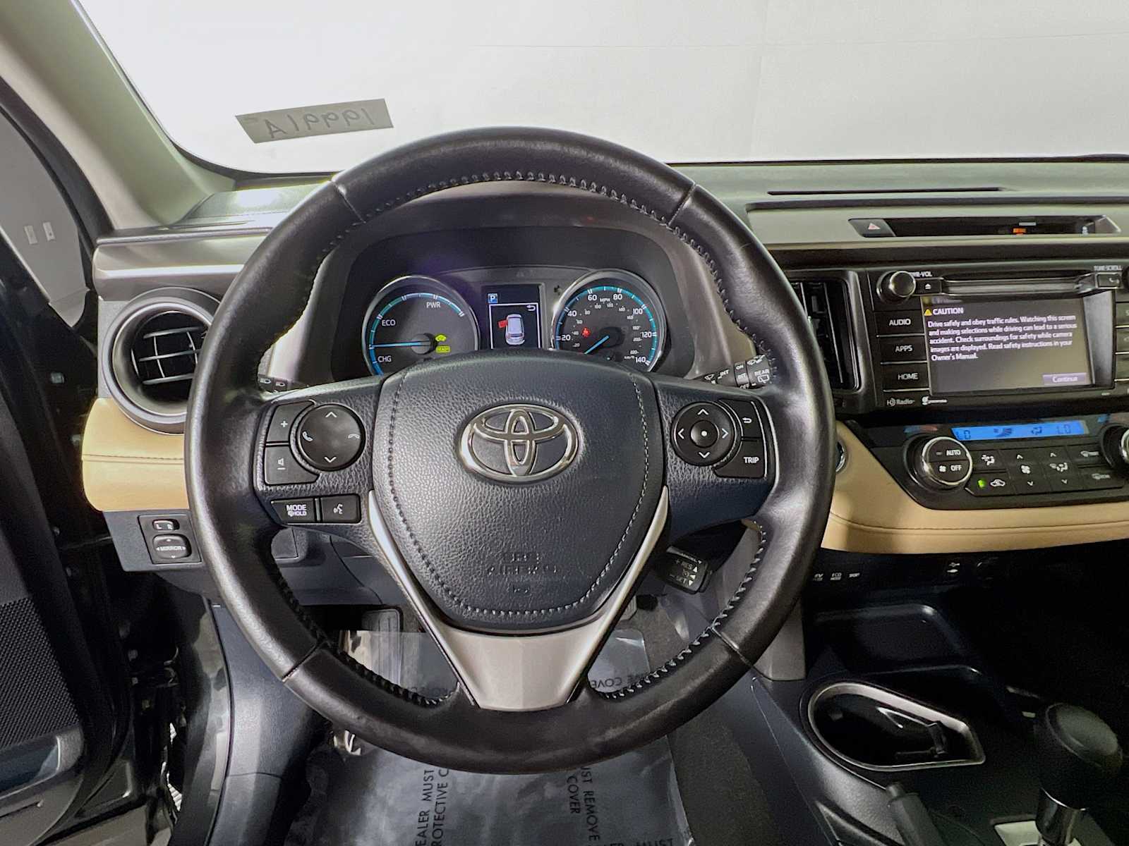 2016 Toyota RAV4 Hybrid XLE - Photo 11