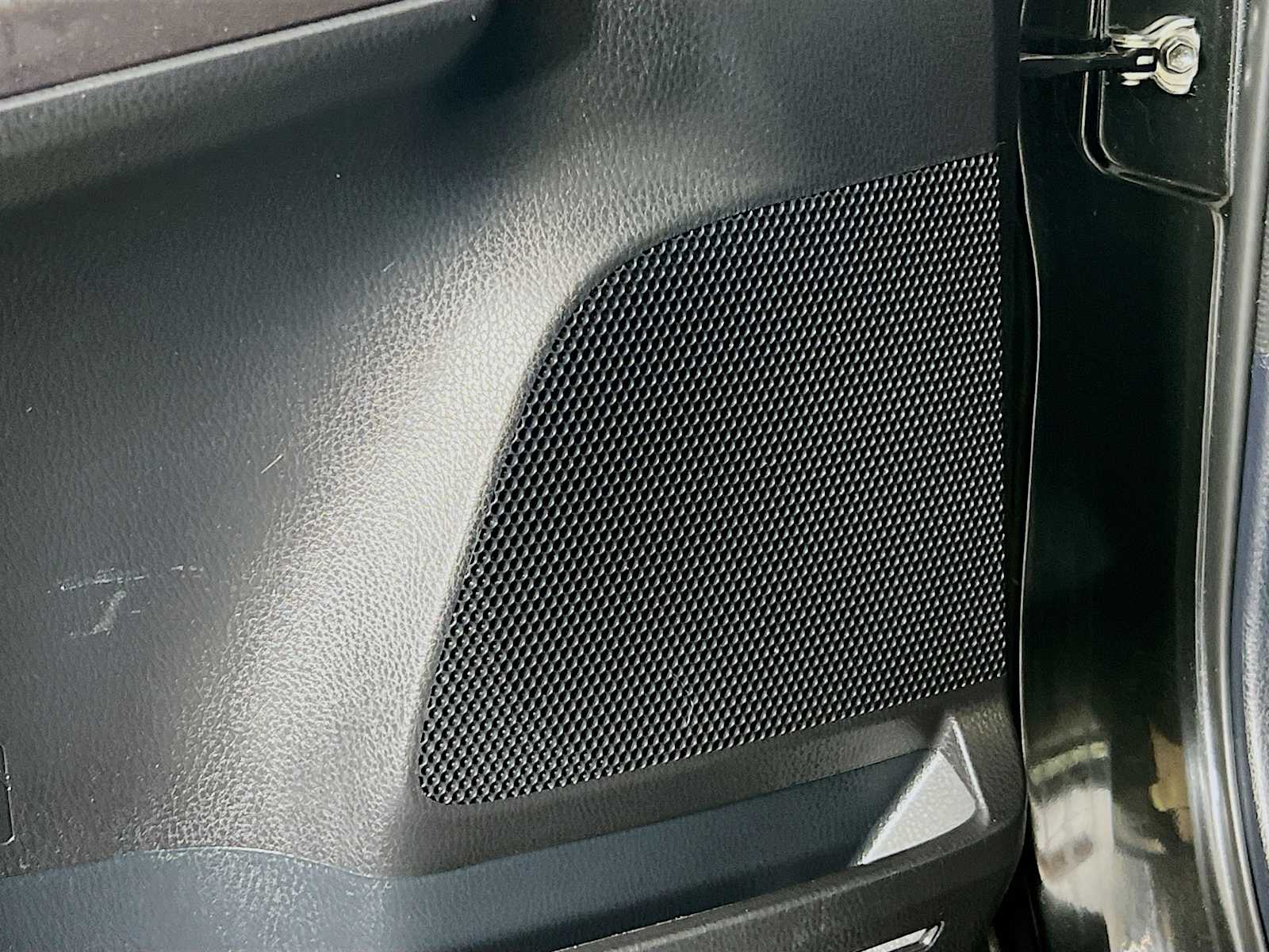 2016 Toyota RAV4 Hybrid XLE - Photo 19