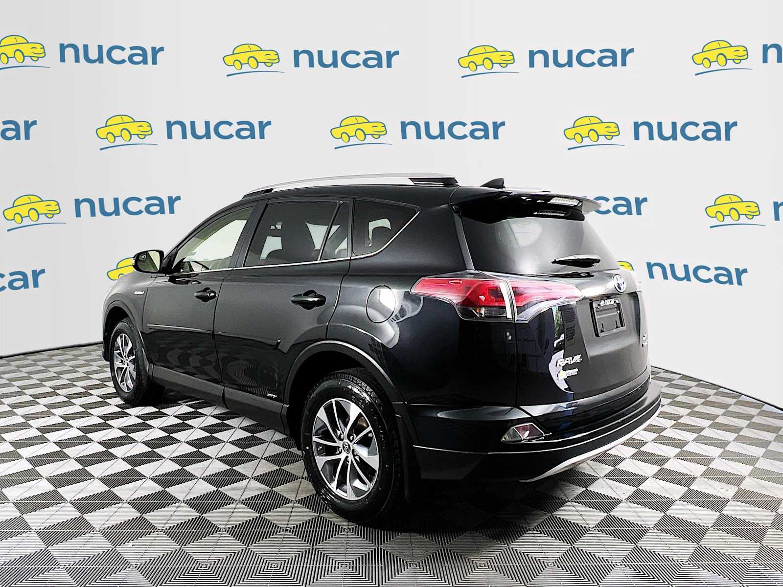 2016 Toyota RAV4 Hybrid XLE - Photo 5
