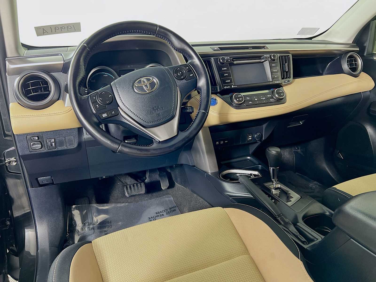 2016 Toyota RAV4 Hybrid XLE - Photo 9