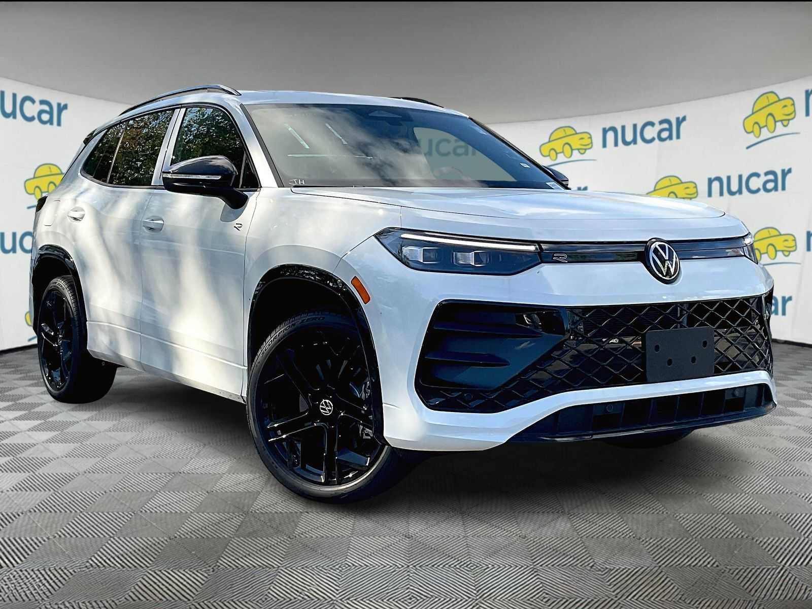 2025 Volkswagen Tiguan SE R-Line Black