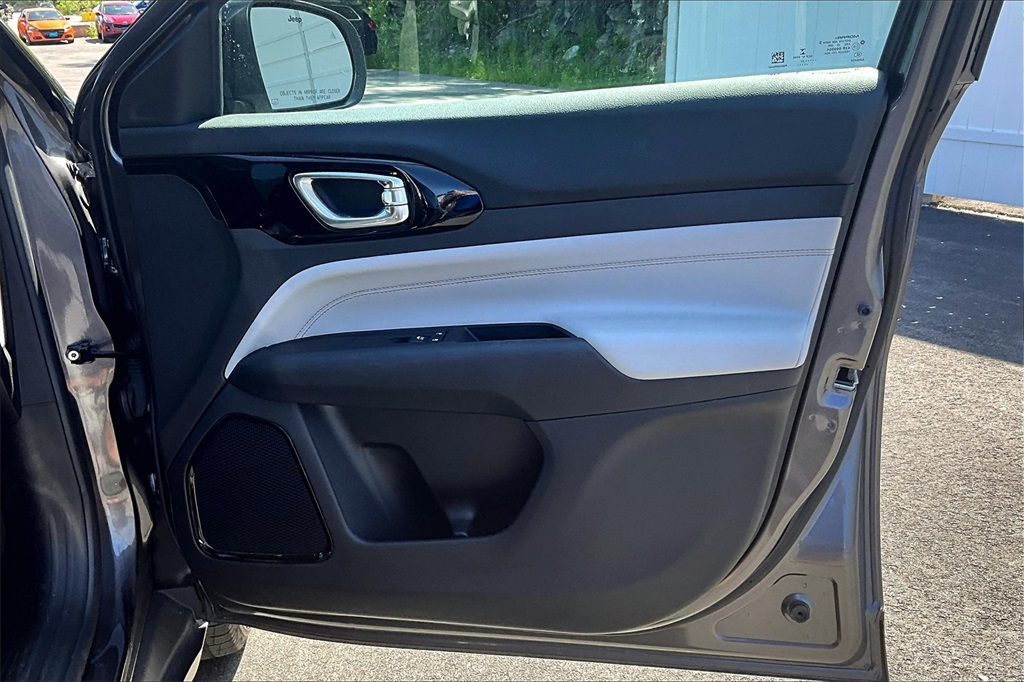 2022 Jeep Compass Limited - Photo 12