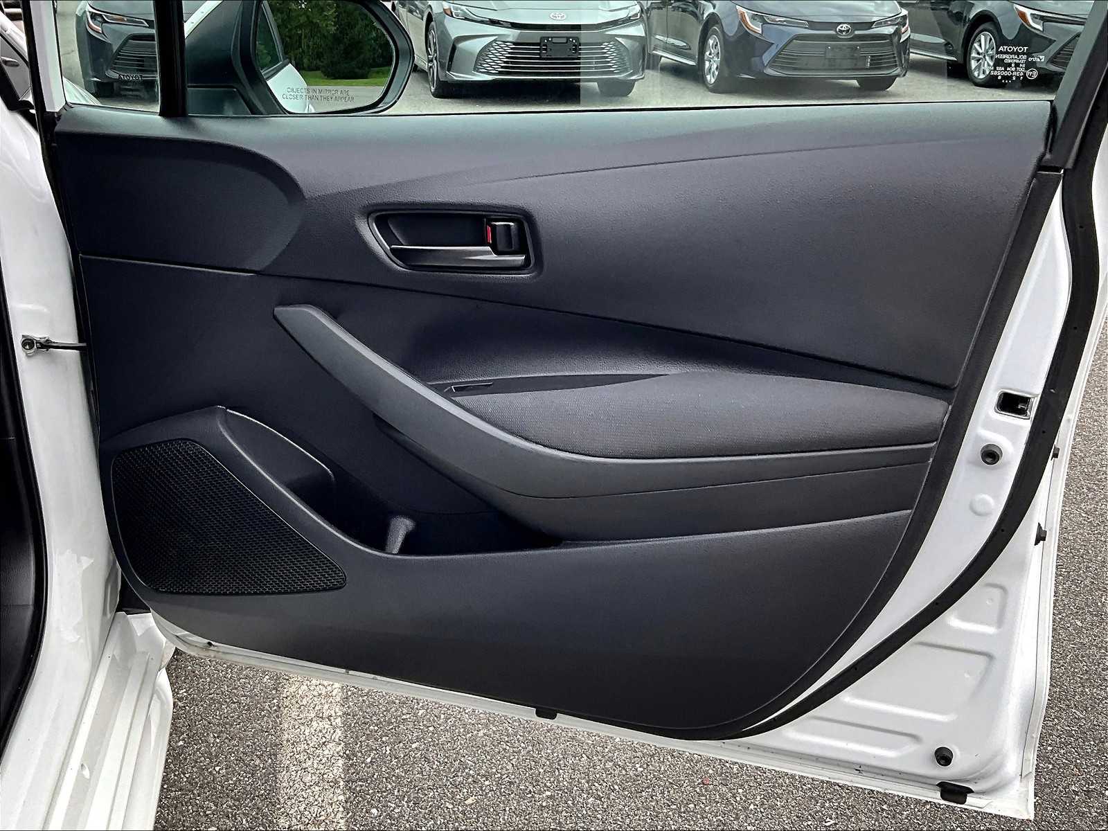 2023 Toyota Corolla LE - Photo 12