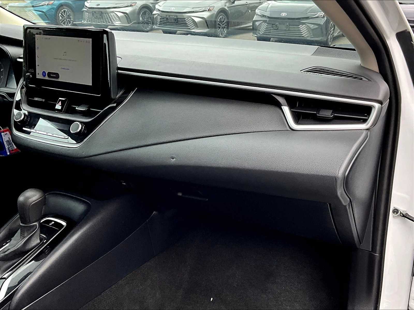 2023 Toyota Corolla LE - Photo 13