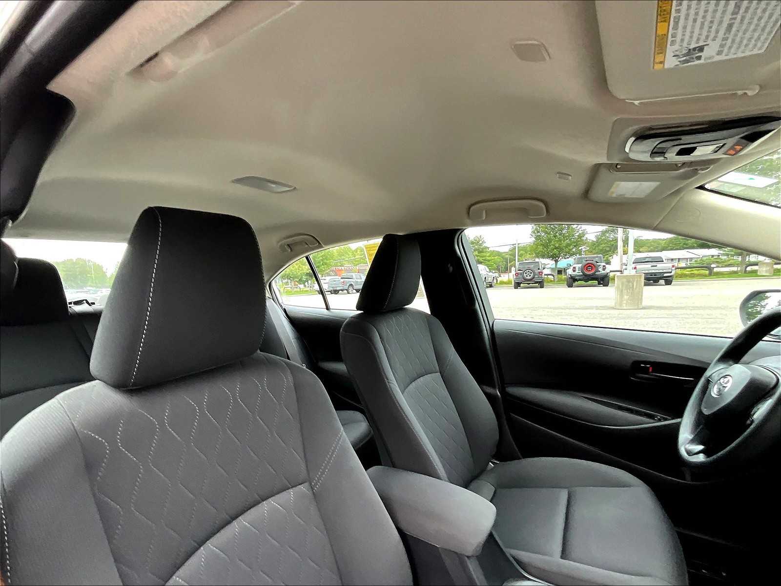 2023 Toyota Corolla LE - Photo 22