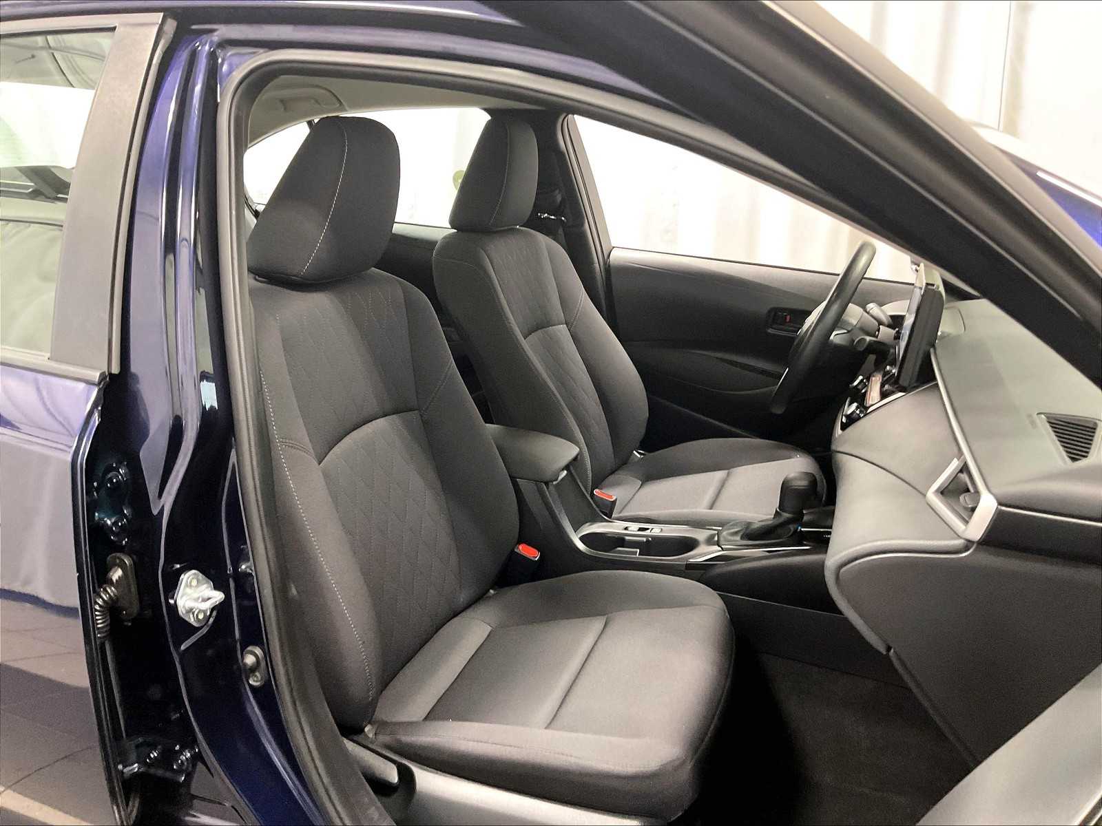 2025 Toyota Corolla LE - Photo 11