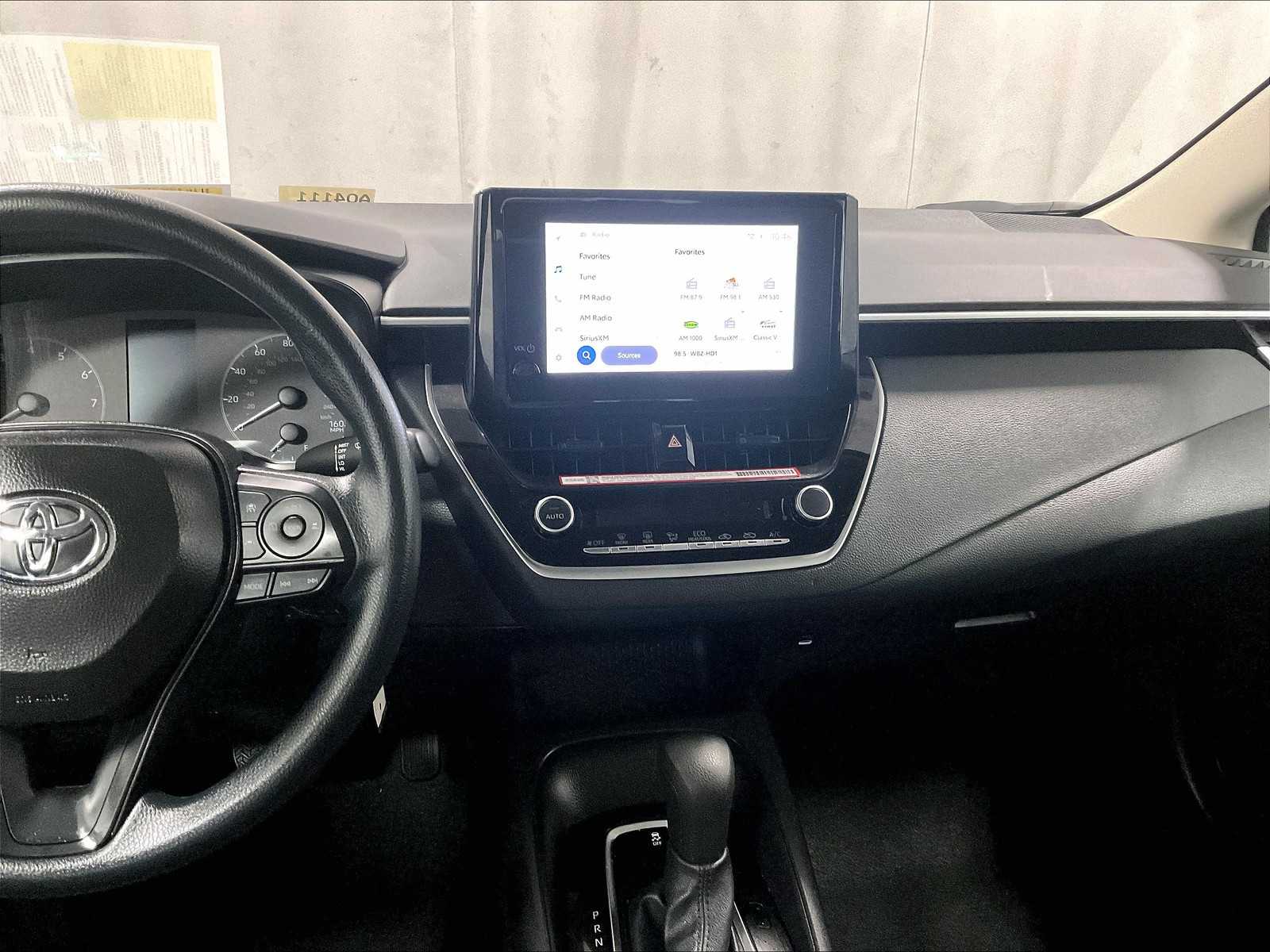 2025 Toyota Corolla LE - Photo 18