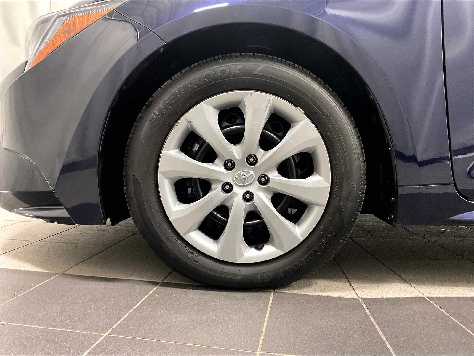 2025 Toyota Corolla LE - Photo 7