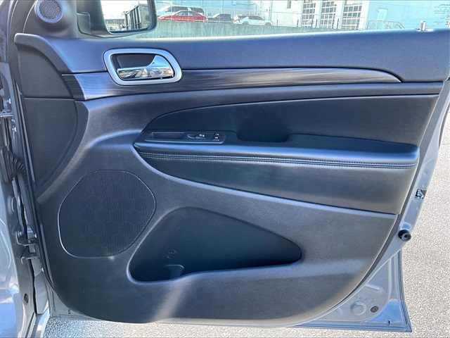 2020 Jeep Grand Cherokee Altitude - Photo 12