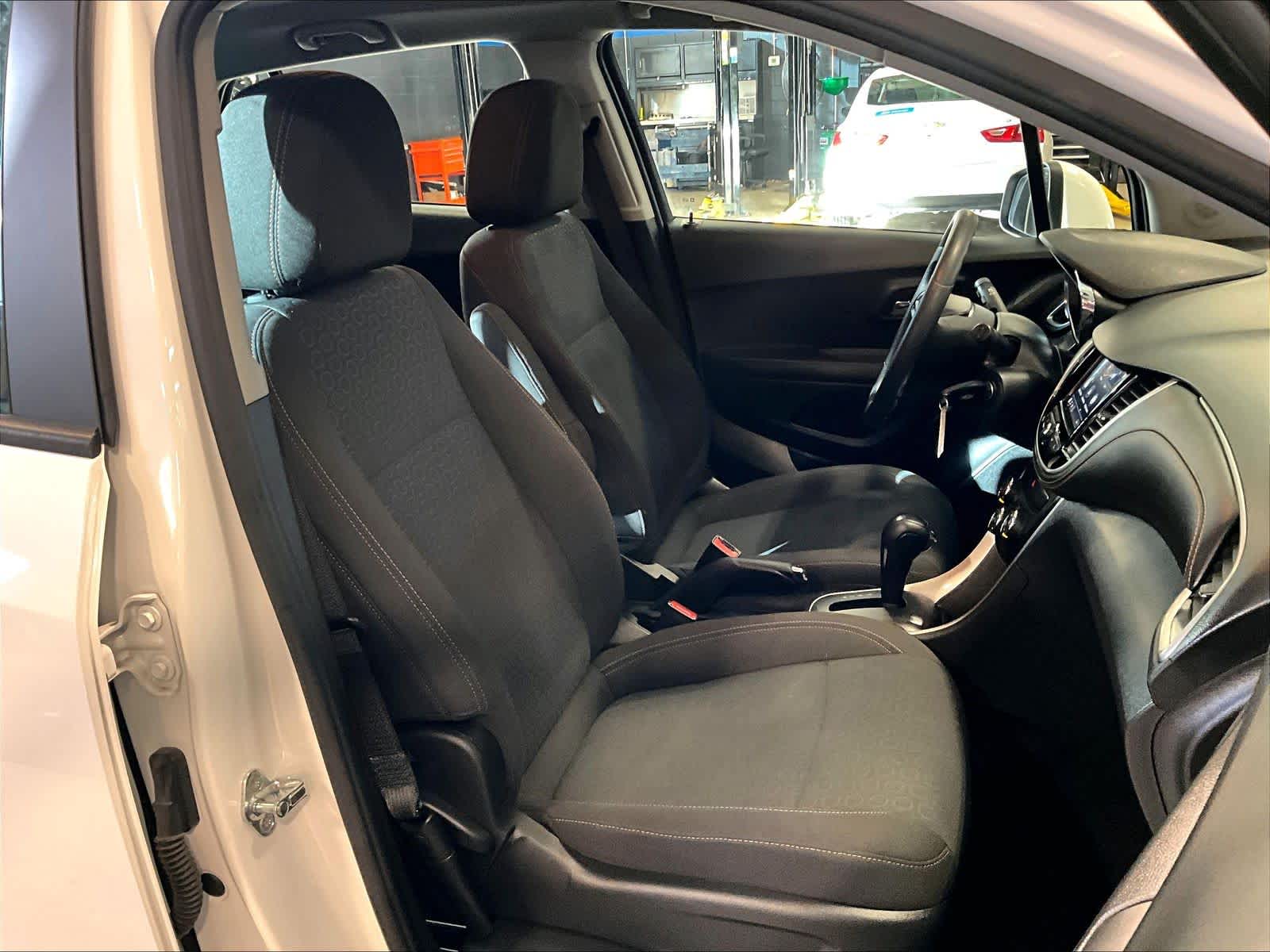 2021 Chevrolet Trax LS - Photo 11