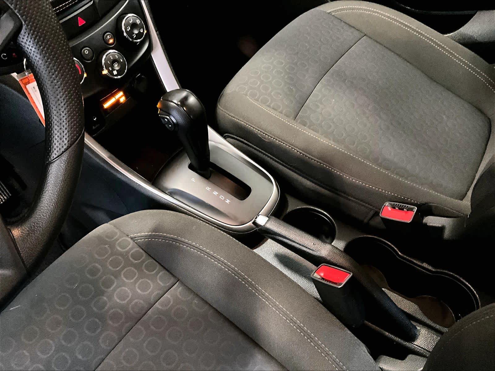 2021 Chevrolet Trax LS - Photo 21