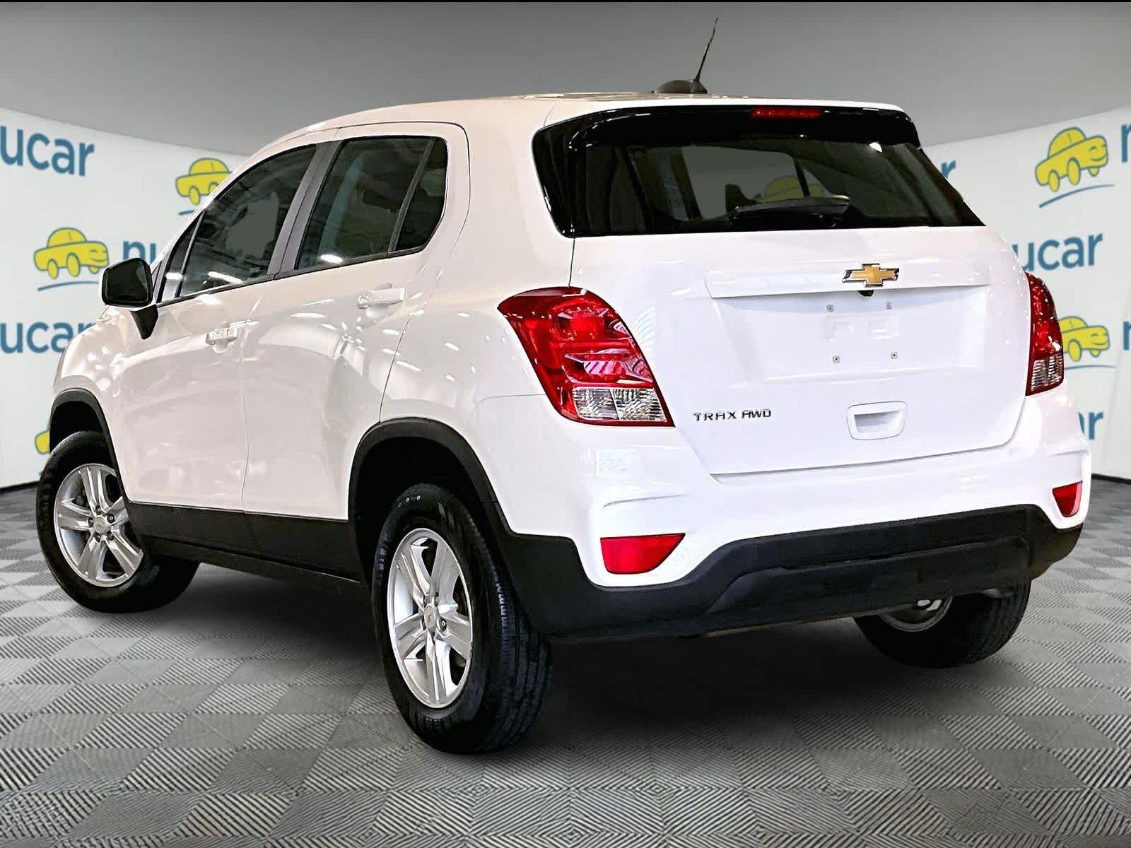 2021 Chevrolet Trax LS - Photo 4