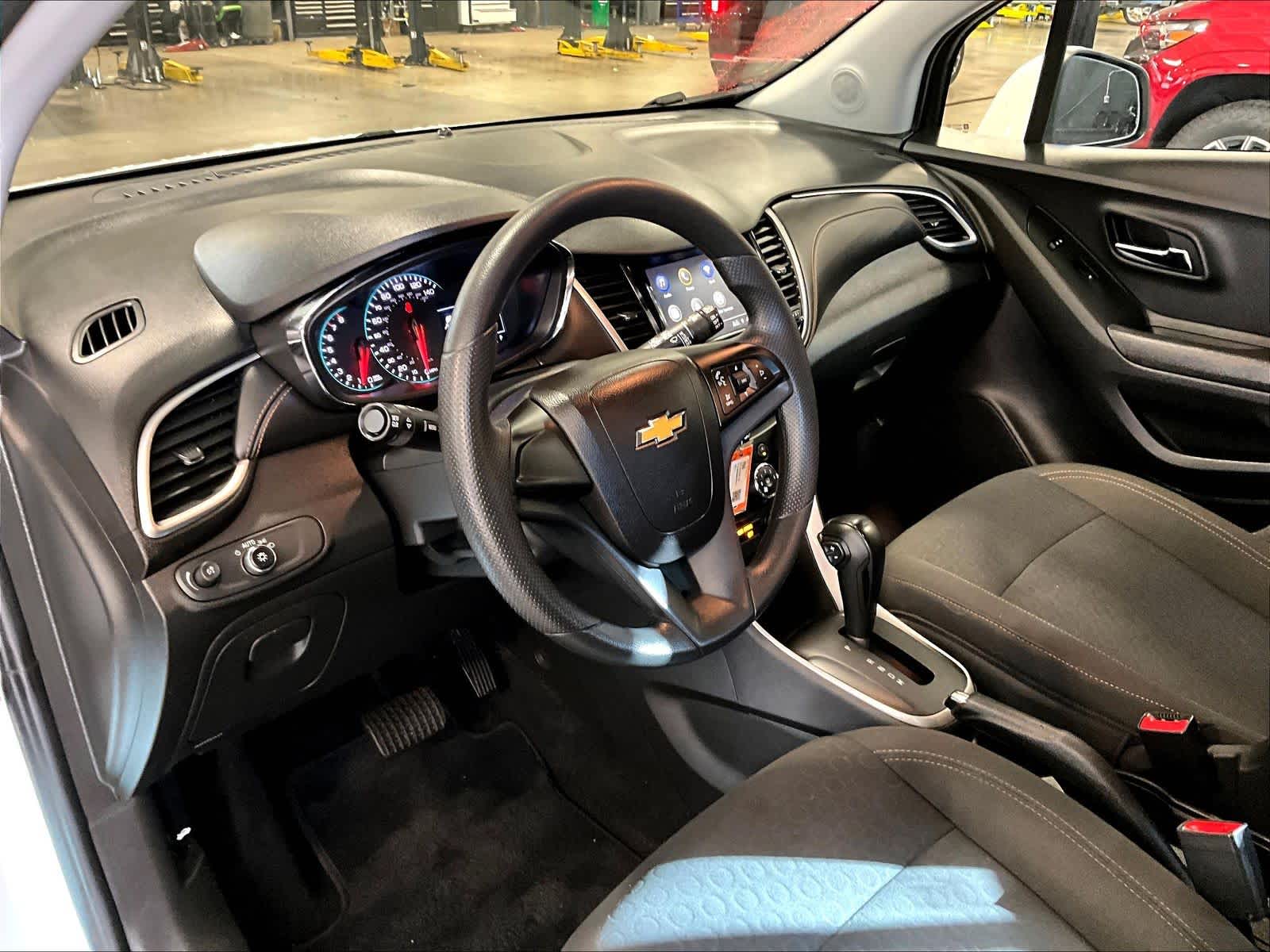 2021 Chevrolet Trax LS - Photo 8