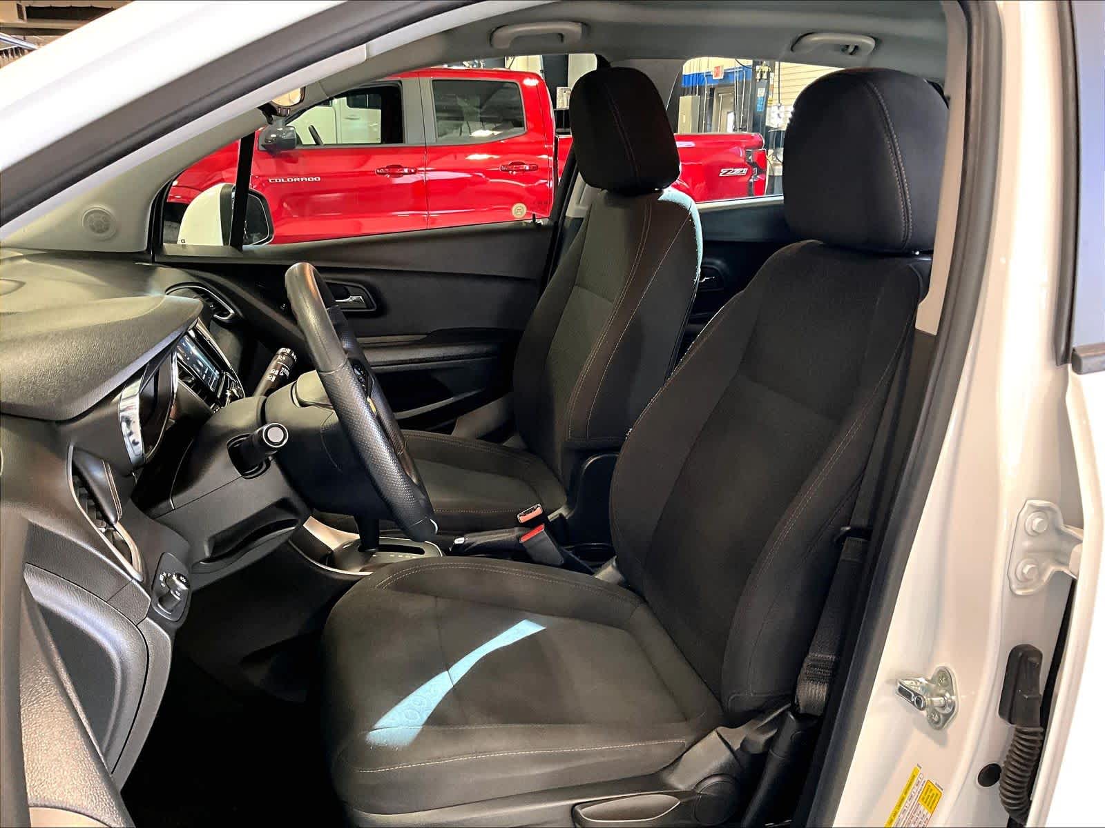 2021 Chevrolet Trax LS - Photo 10