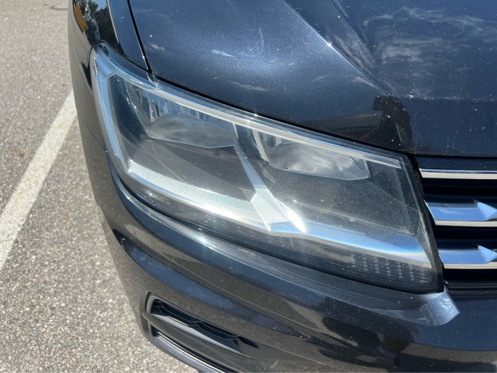2021 Volkswagen Tiguan SE - Photo 2