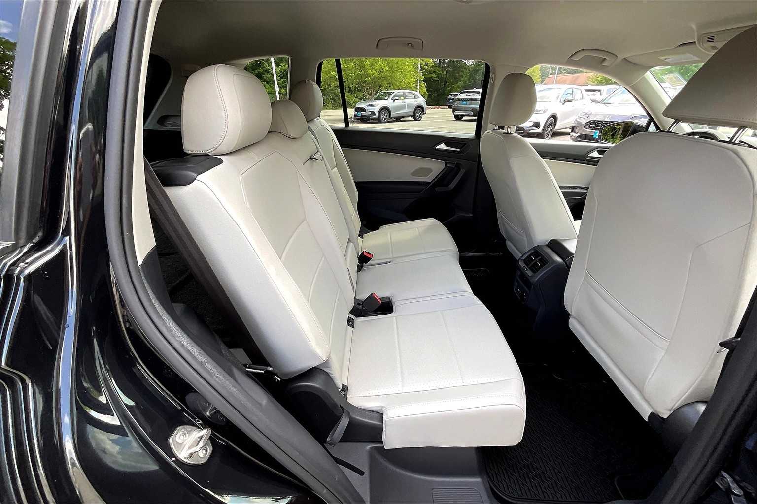 2021 Volkswagen Tiguan SE - Photo 21