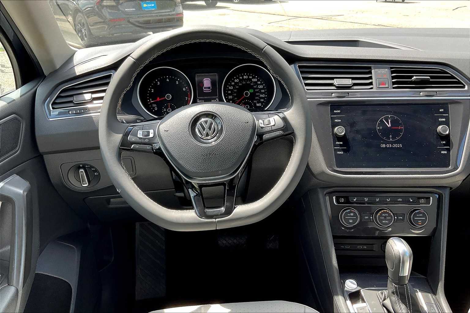 2021 Volkswagen Tiguan SE - Photo 23