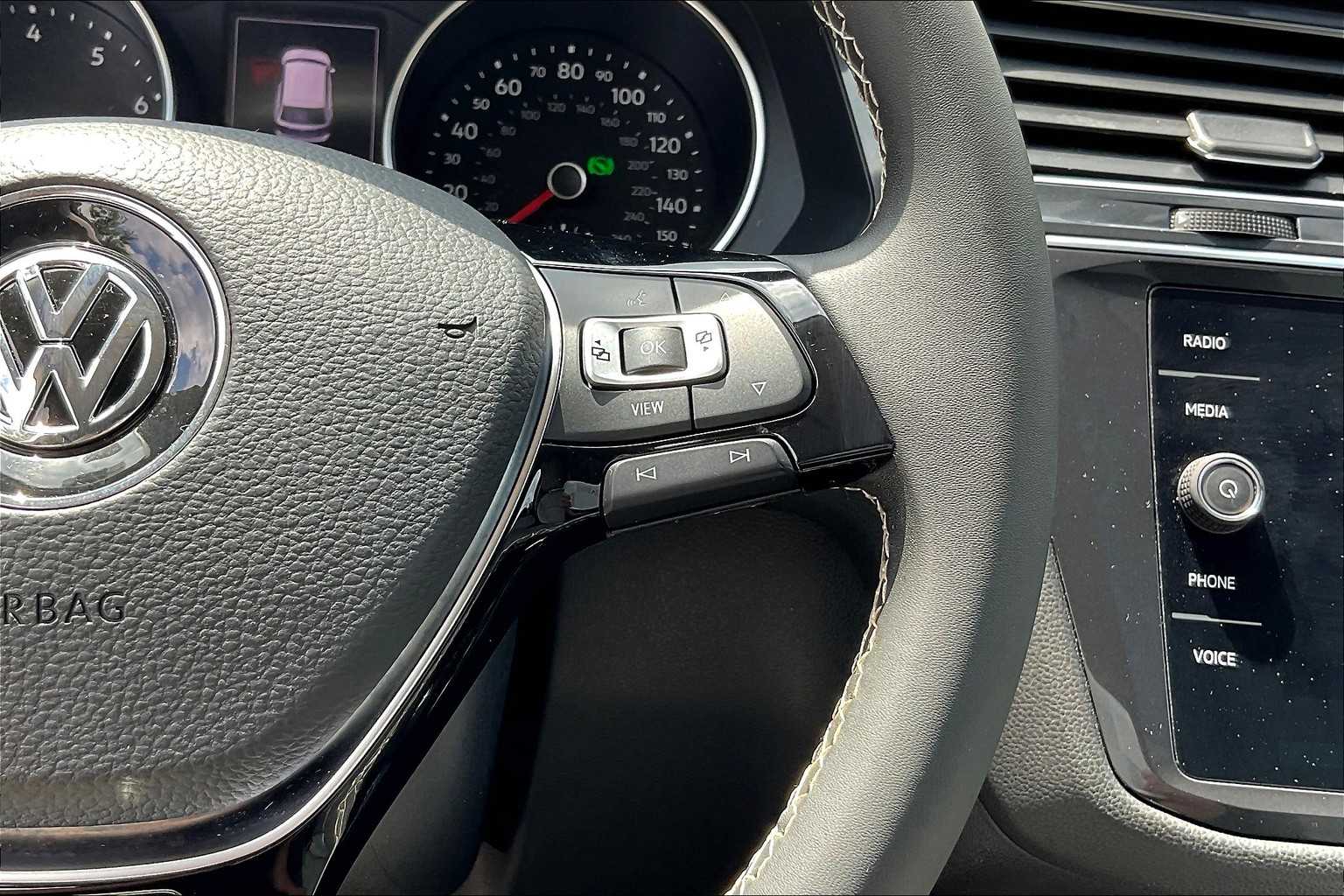 2021 Volkswagen Tiguan SE - Photo 35