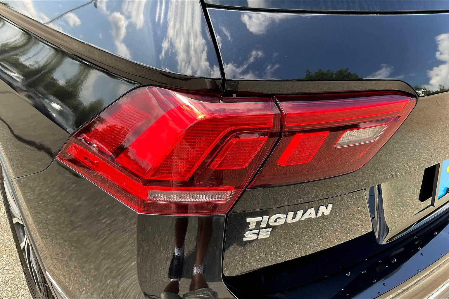 2021 Volkswagen Tiguan SE - Photo 45