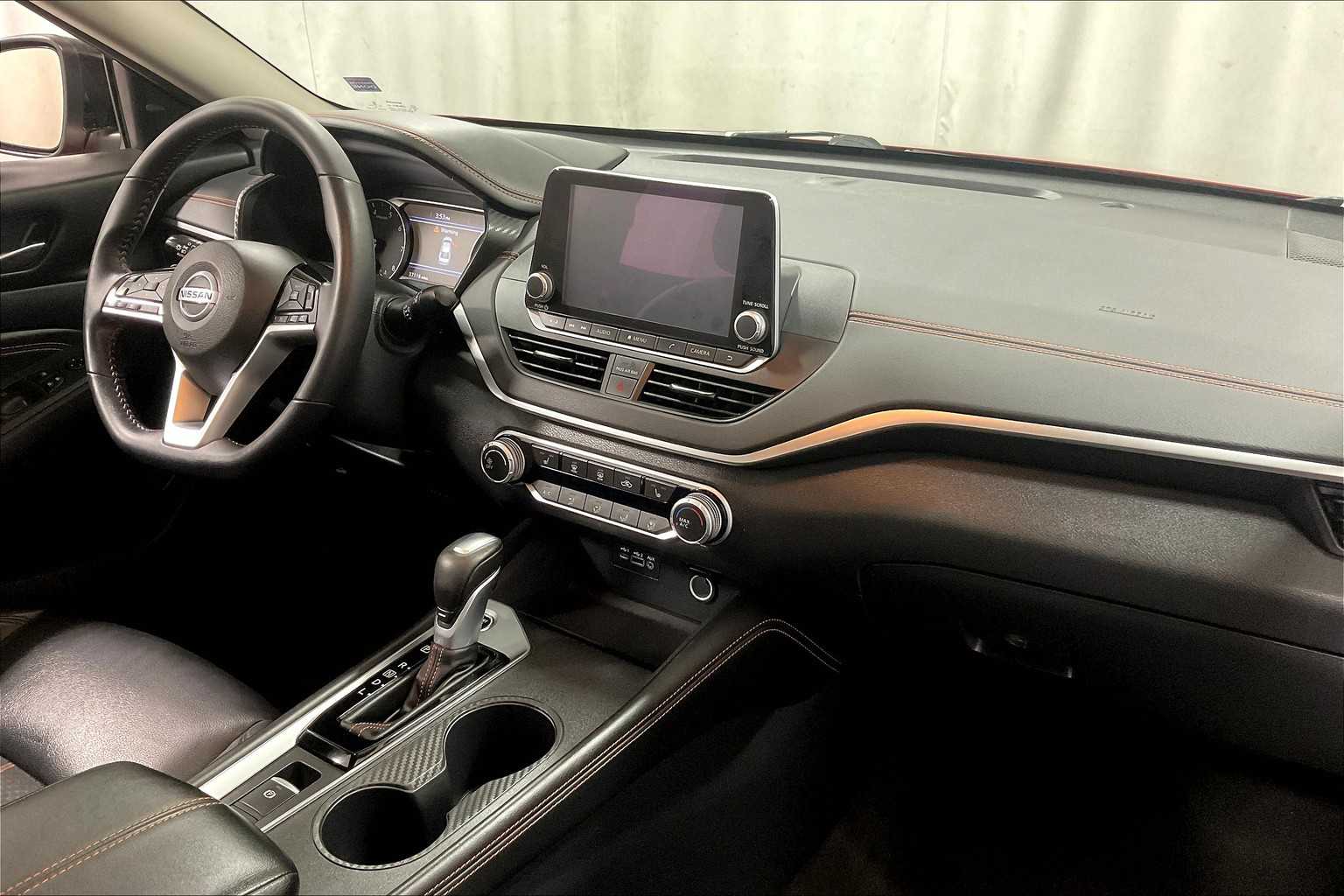 2021 Nissan Altima 2.5 SR - Photo 14