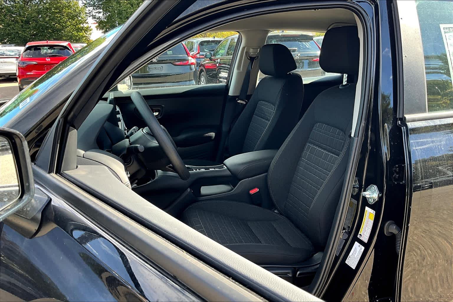 2025 Honda HR-V LX - Photo 11