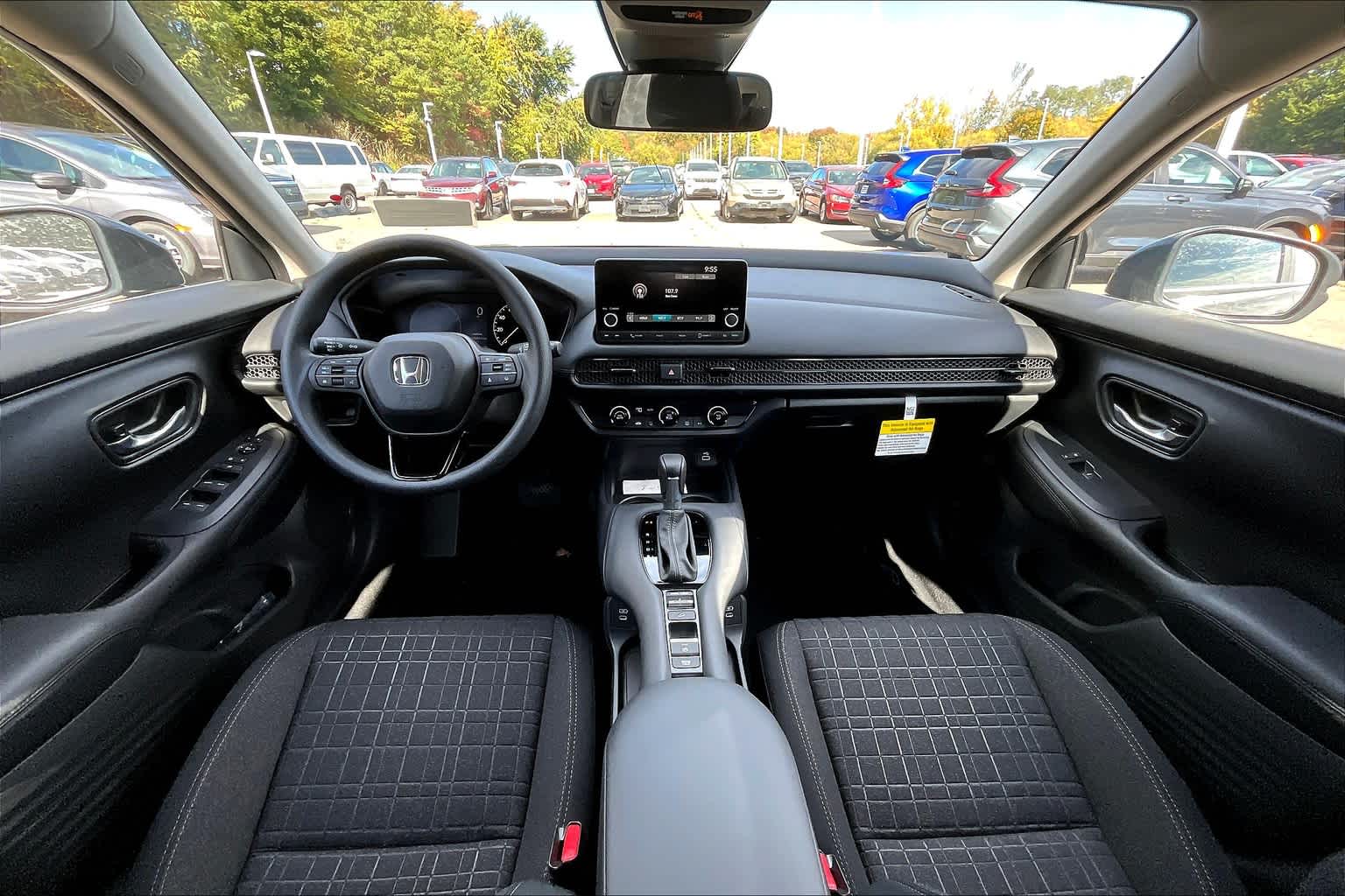 2025 Honda HR-V LX - Photo 12
