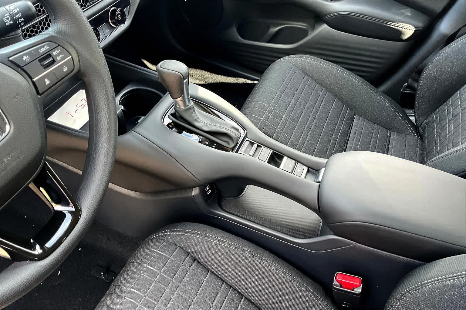 2025 Honda HR-V LX - Photo 14