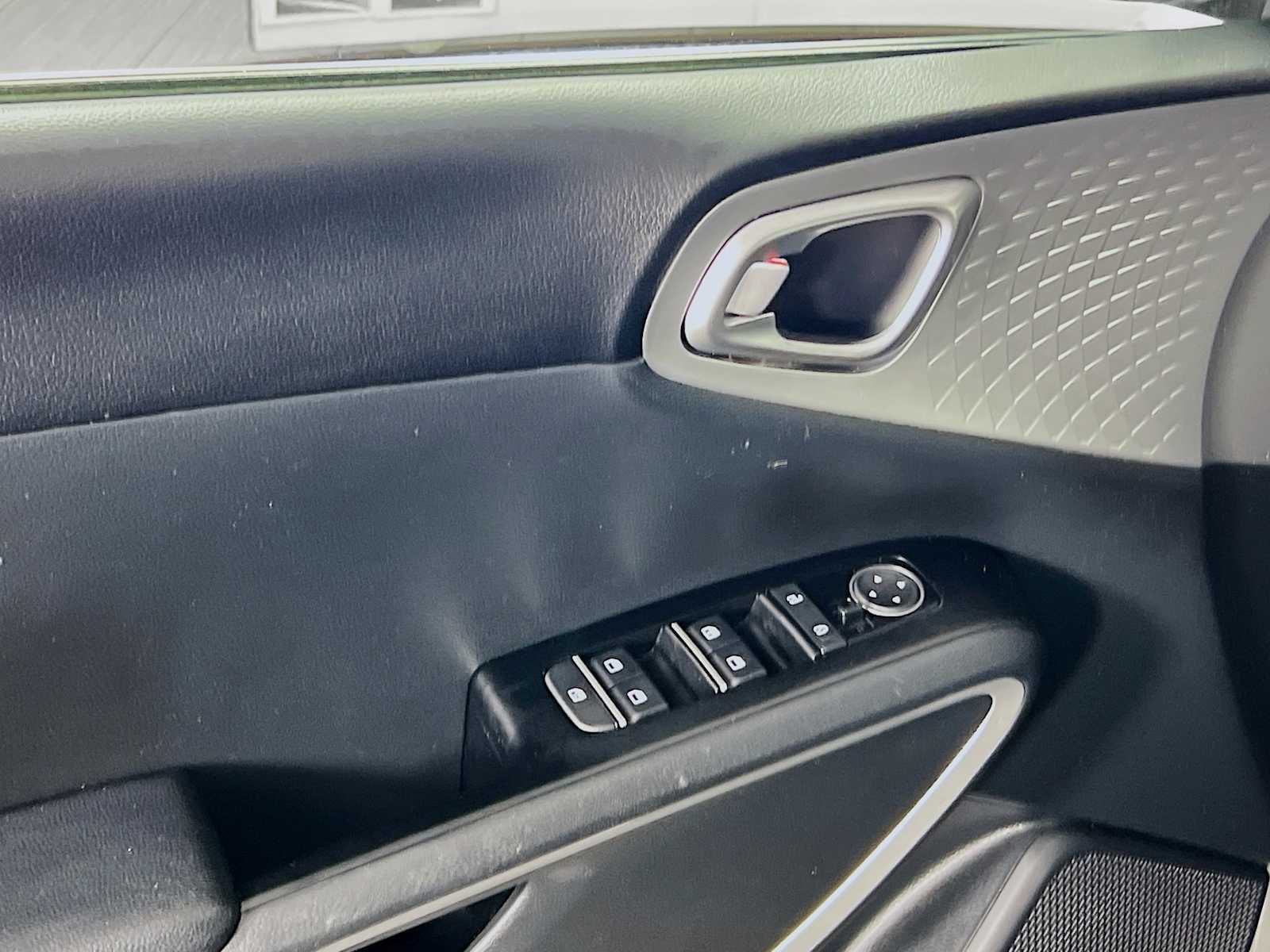 2023 Kia Soul S - Photo 17
