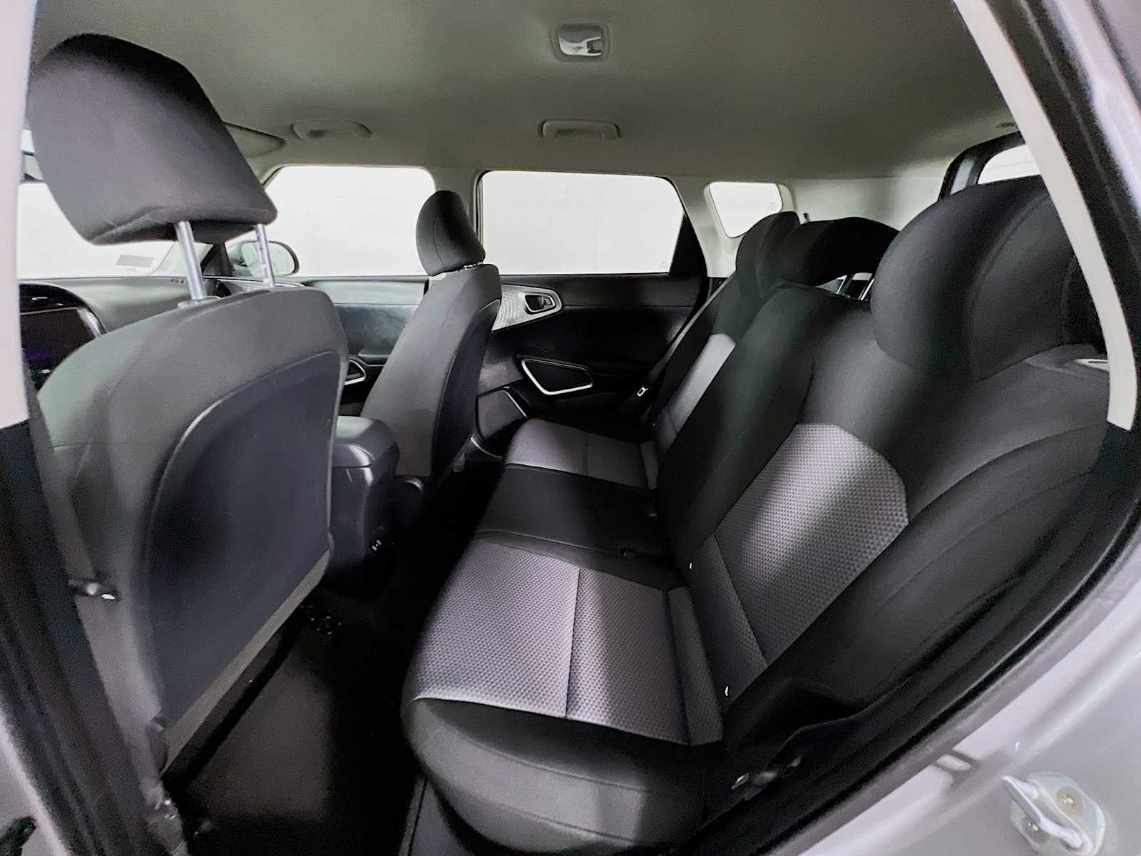 2023 Kia Soul S - Photo 23