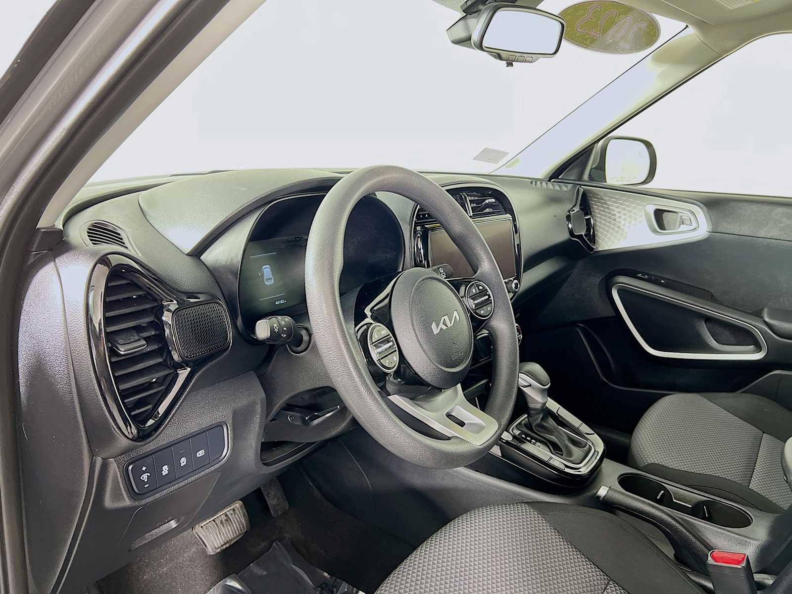 2023 Kia Soul S - Photo 9