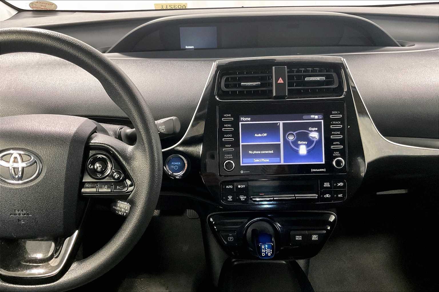2022 Toyota Prius LE - Photo 18
