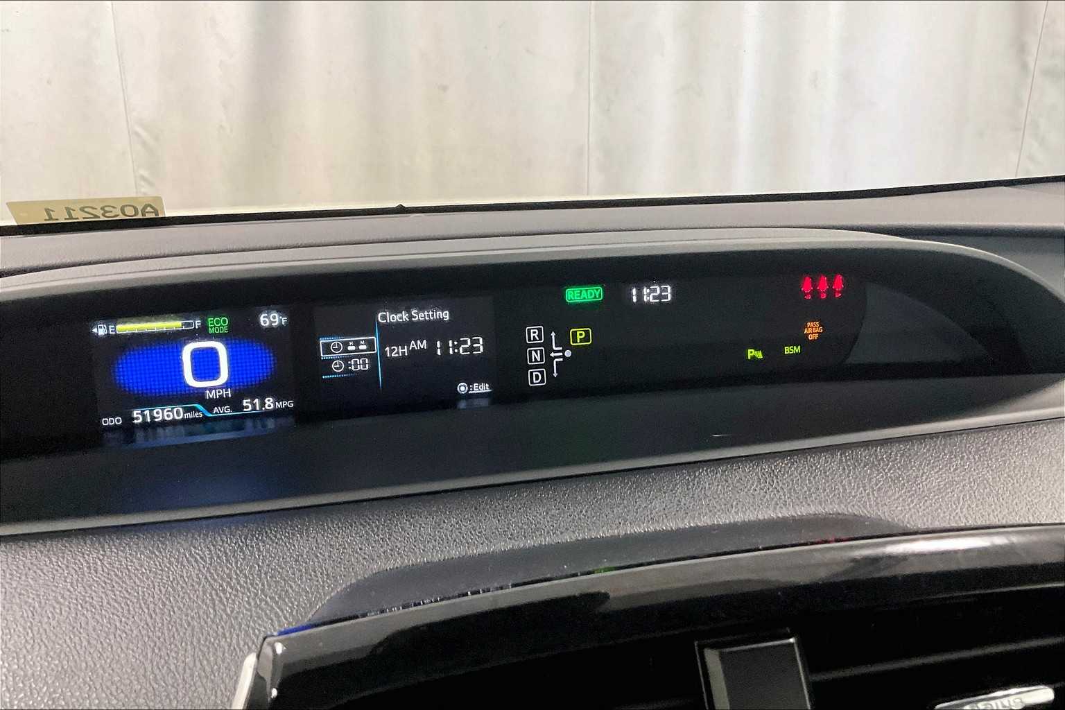 2022 Toyota Prius LE - Photo 24