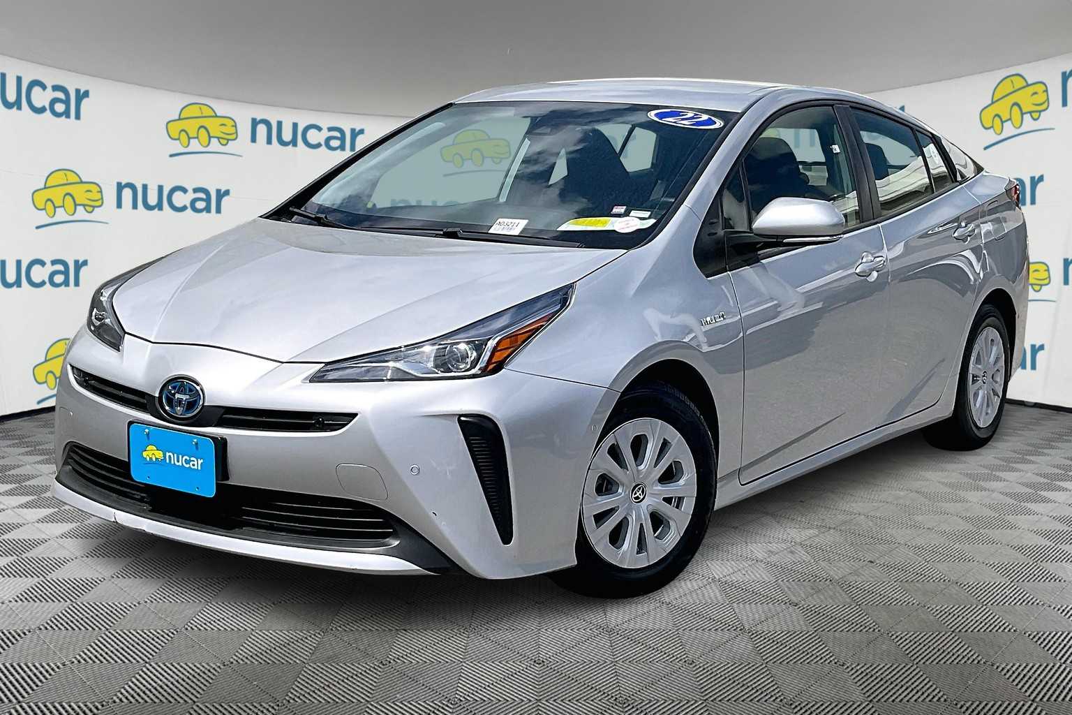 2022 Toyota Prius LE - Photo 3