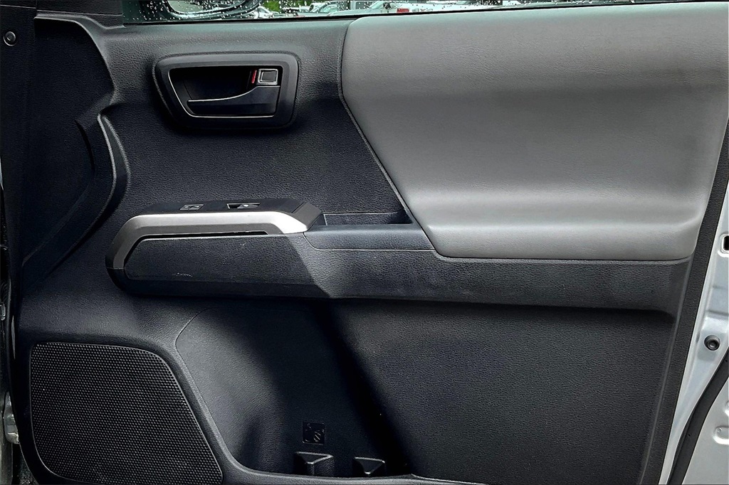 2023 Toyota Tacoma SR5 - Photo 12