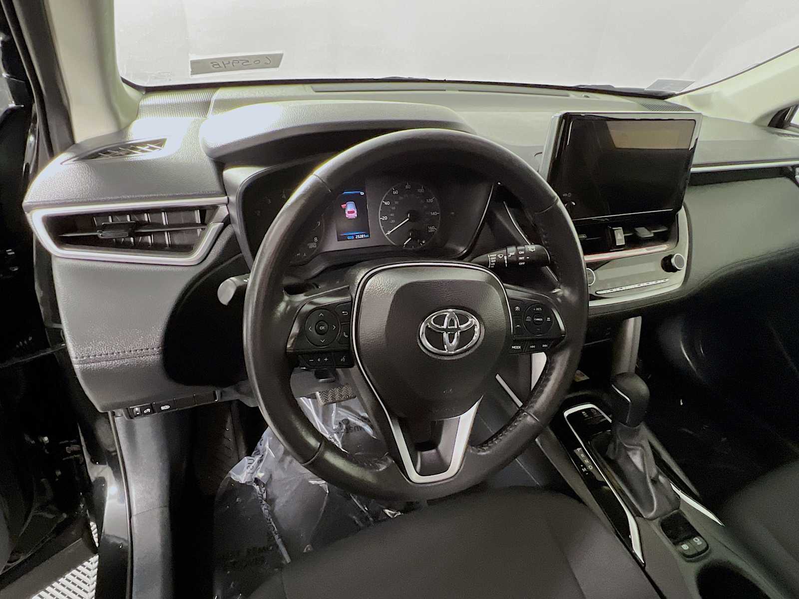 2023 Toyota Corolla Cross LE - Photo 11