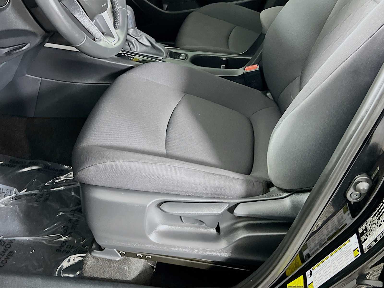 2023 Toyota Corolla Cross LE - Photo 19