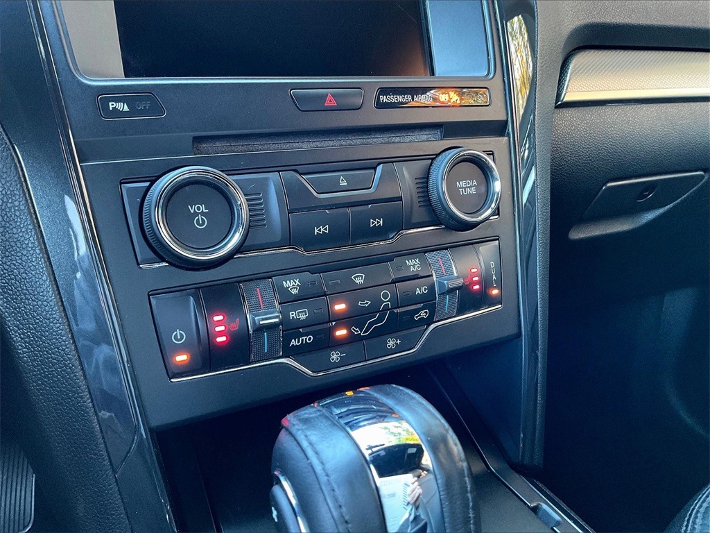 2018 Ford Explorer XLT - Photo 12