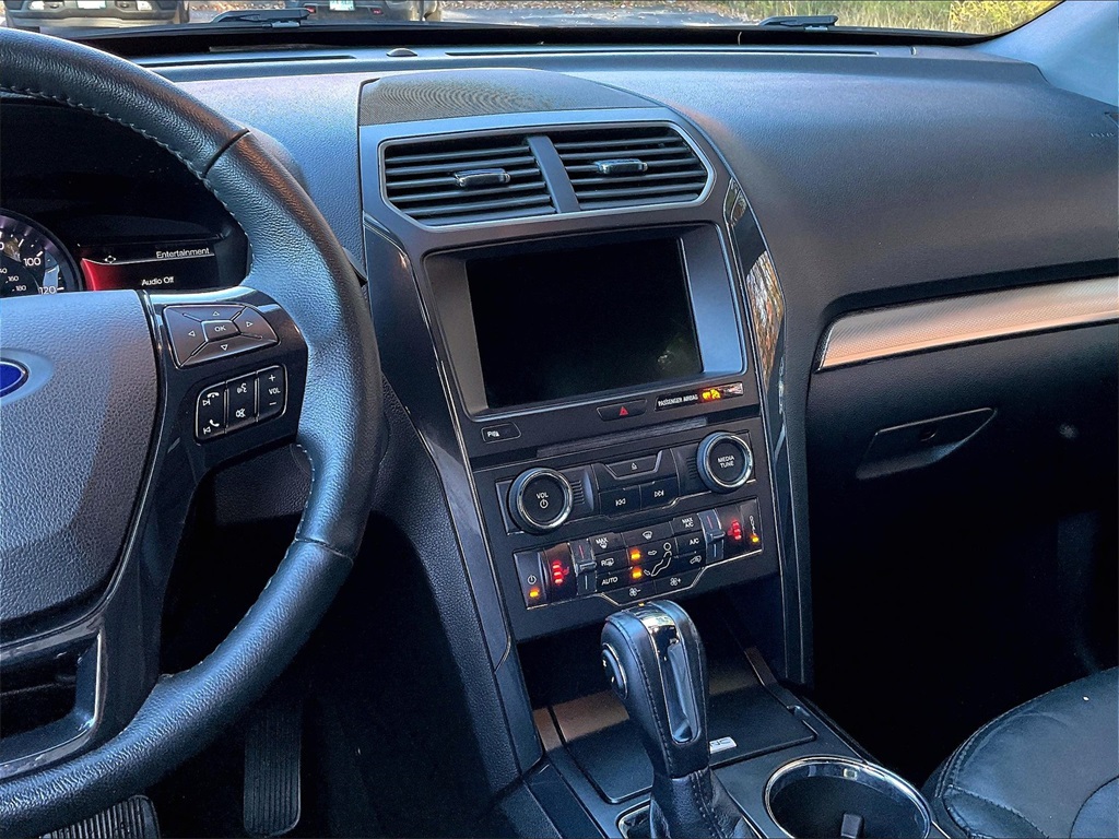 2018 Ford Explorer XLT - Photo 18