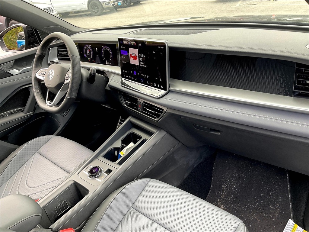 2025 Volkswagen Tiguan 2.0T SE R-Line Black - Photo 10