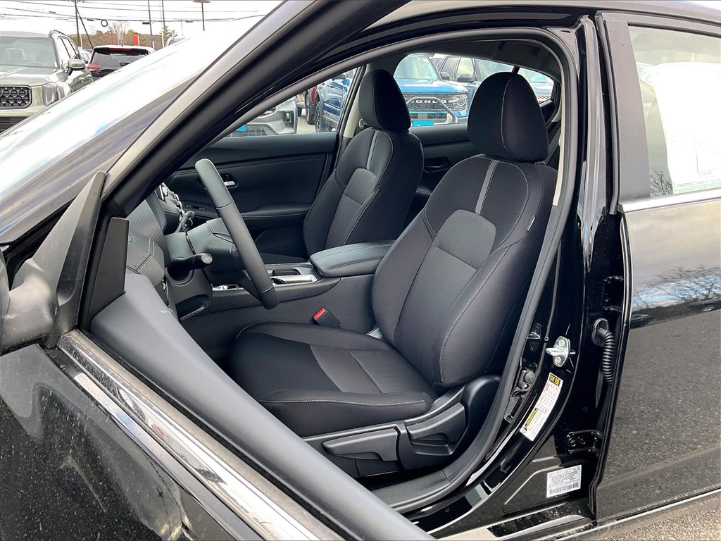 2025 Nissan Sentra SV - Photo 11