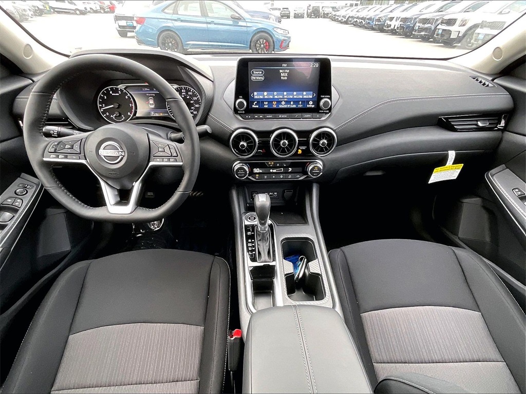 2025 Nissan Sentra SV - Photo 12