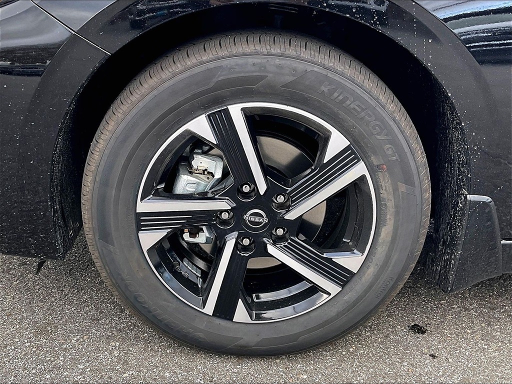 2025 Nissan Sentra SV - Photo 8