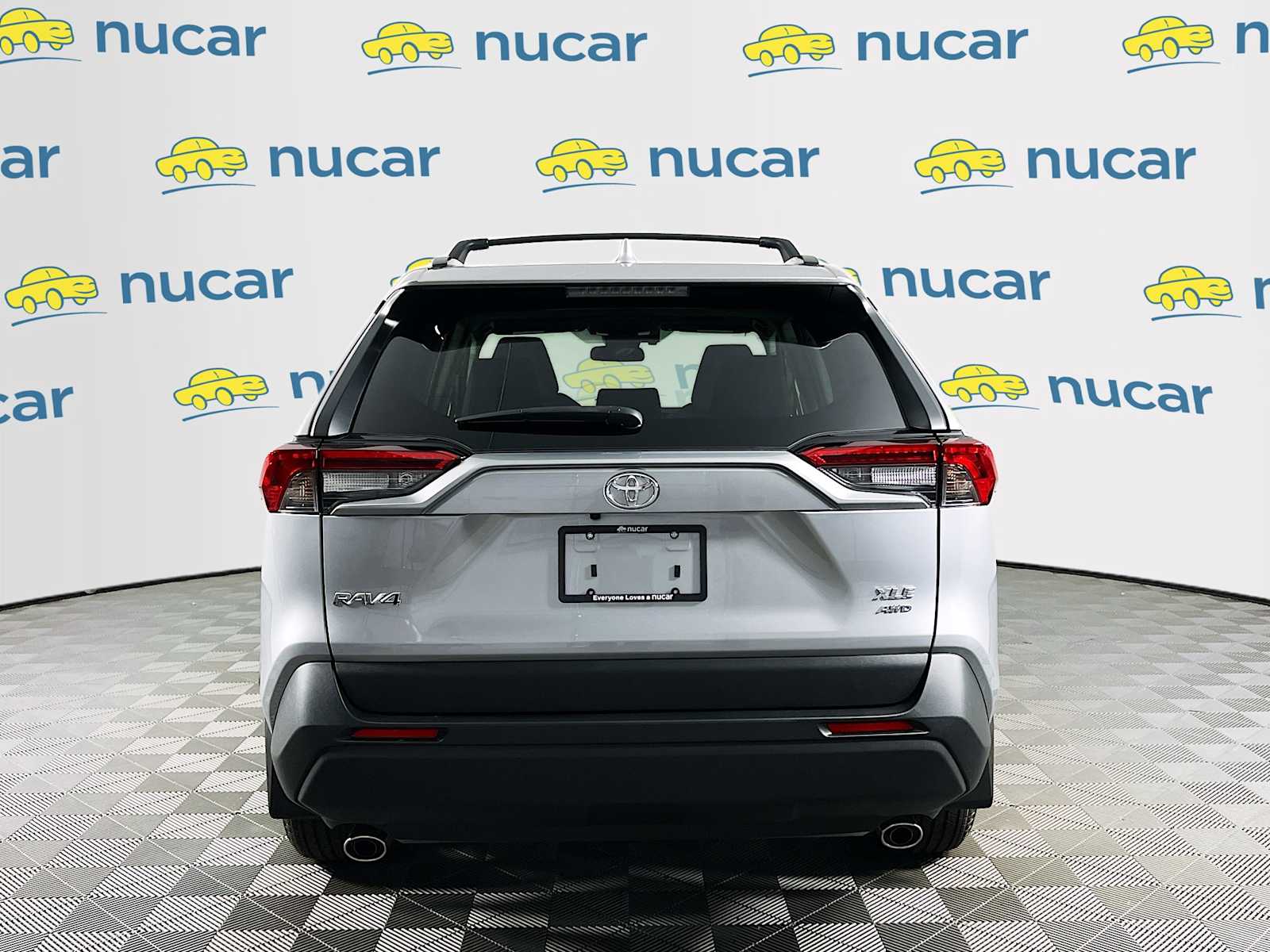 2025 Toyota RAV4 XLE - Photo 5