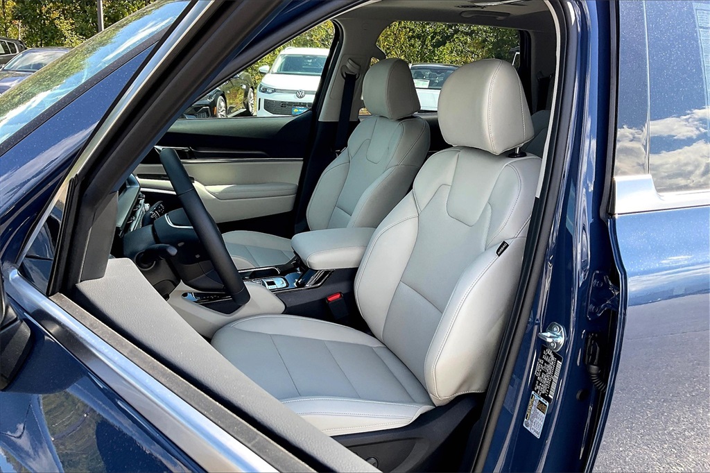 2025 Kia Telluride S - Photo 11